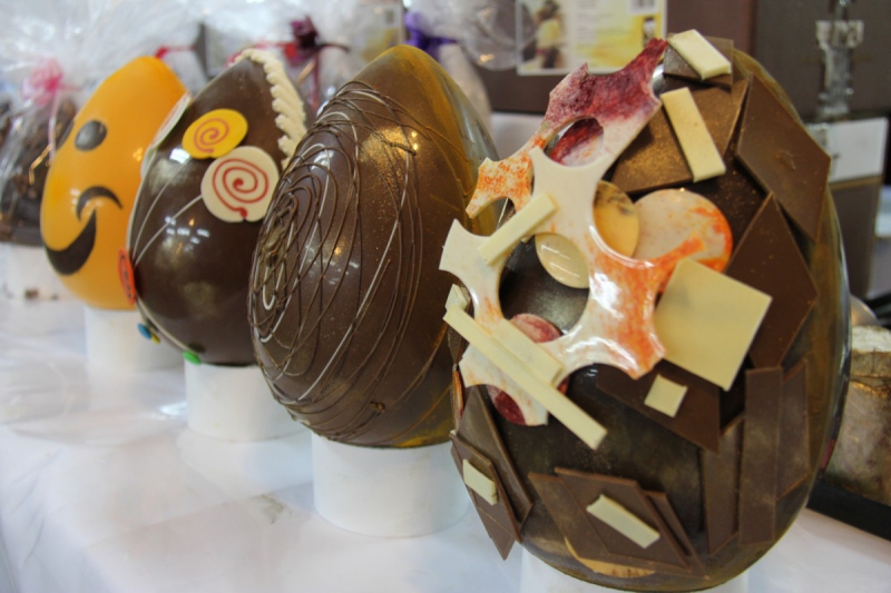 boulangerie-AIGUINES-min_chocolate_factory_eggs_easter-897028